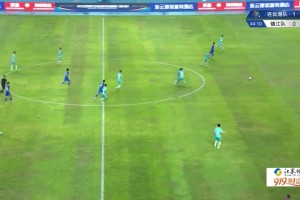 這是業余聯賽配合？蘇超連云港隊反擊中精彩漏球瞬間打穿對手防線