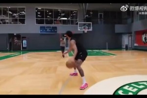 這就是“耐殺王”嗎？！塔圖姆跟腱撕裂僅四個月便重返球場訓練！