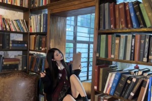 難怪霍姆格倫都愛看！美女網紅方圓這穿搭是吧友們的菜嗎？