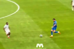 真降維打擊！曾經的世一左特奧后場拿球狂帶60米一條龍破門！