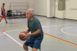 參加明年NBA選秀？71歲老頭能做到如此真不容易