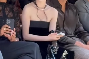 養眼！白鹿和科比大女兒同框亮相米蘭時裝周