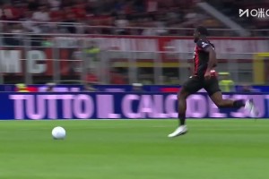 絕佳機會！普利西奇直塞撕破防線！福法納單刀左腳抽射打高了！