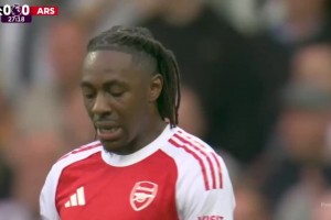 松弛仙人！埃澤vs紐卡個人集錦：多次造險，被逼搶也不緊不慢