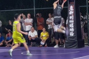 王哲林附體！你說菜吧他籃下6中1！說他強吧10秒刷6板！