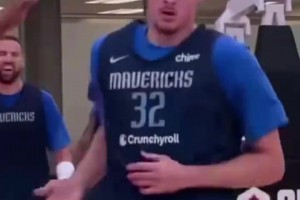 這就是狀元的威力！弗拉格訓練中攻防兼備，甚至大帽濃眉！