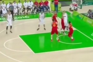 當年周琦在奧運會上對約基奇這一攻一防，可還行？