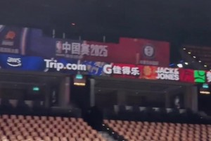 國產卡戴珊肘姐：卡戴珊來看布克打球了