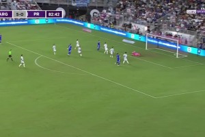 秀兒！梅西腳后跟助攻勞塔羅破門，進球后塔羅深情擁抱梅西