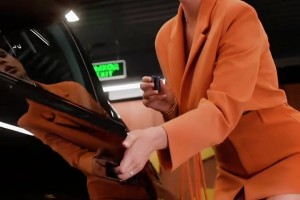 全隊獲贈寶馬！姆巴佩卻沒駕照，40萬鎊法拉利也只收藏不開