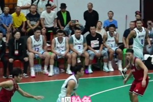 穿得越粉打球越狠，劉韋江踩著小粉鞋狂砍分數！