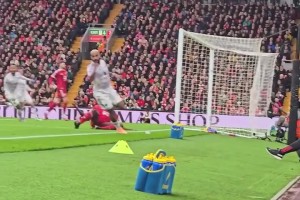 下快攻這一塊還得看紅魔?姆伯莫開場1分02秒閃擊破門！