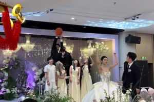 我兄弟不會放過任何一顆籃板球！