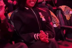 瓦妮莎帶女兒也觀看了今天湖人的揭幕戰