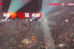 會來事！楊瀚森首秀入場！DJ用中文介紹：石牛好~楊瀚森