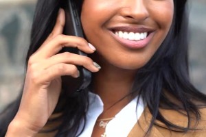 近距離欣賞科比大女兒的顏值，真的既像瓦妮莎又像科比！