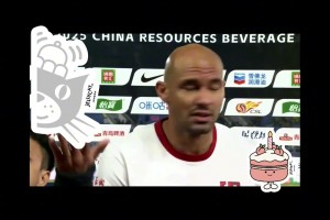 素質堪憂！賽后接受采訪的費利佩險些被球迷投擲的雜物擊中！