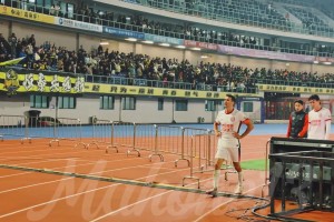 客場絕平西海岸后，蓉城全隊向球迷謝場