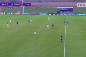 又被進了！U17女足第58分鐘再丟一球，0-3落后巴西女足！