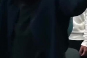 阿爾維斯被放出來后依舊享受生活，參加合唱團一展歌喉