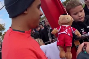 小穆日常營業！穆西亞拉：這點控場能力，我還是有的！