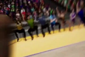 已經跑暈了！當你在場上防守庫里時候 應該就是這樣畫面把？