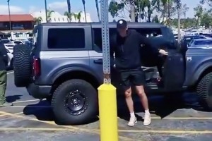 落選秀的逆襲還在繼續，感受一下里夫斯在洛杉磯有多少球迷