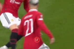 “圓神”安東尼直搗黃龍，助曼聯戰勝巴薩