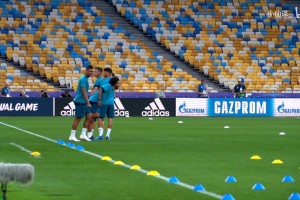 那天C羅踢完利物浦后，他進入通道后就再也沒回來..