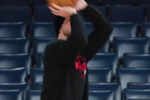 家有一老如有一寶！火箭杰夫·格林訓練中縱情熱舞！