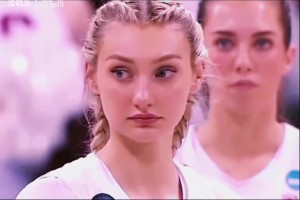 妥妥的校園女神啊！庫里教妹布林克大學時期精彩集錦！