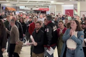 開拓者贏了聯盟第一的雷霆！主場球迷賽后開心得不得了