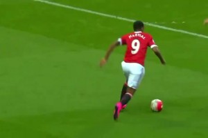 斯科爾斯：他是一位偉大的球員，是我合作過的最優秀的中后衛